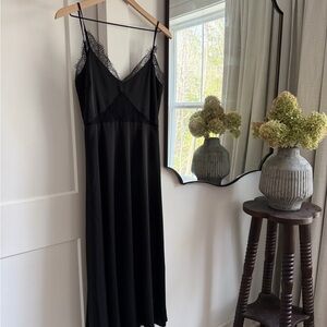 Petal & Pup Black Lace Midi Dress